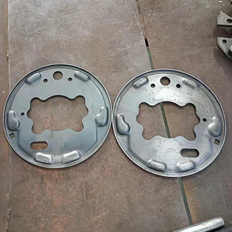 衝（chōng）壓件生產廠家決不能讓模具提前報廢